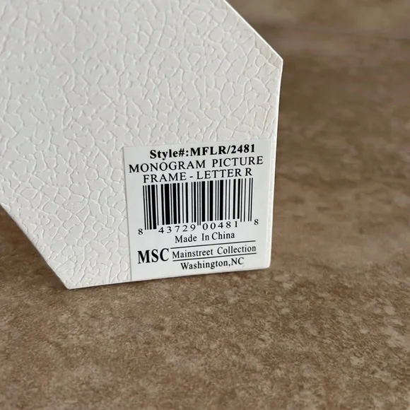 Monogram initial R picture frame - Picture 8 of 9